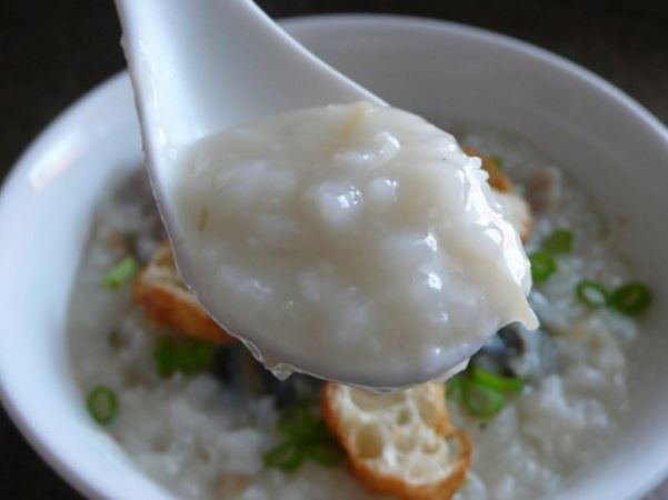 Recept: CONGEE – RIŽEVA JUHA ZA PREHLAD